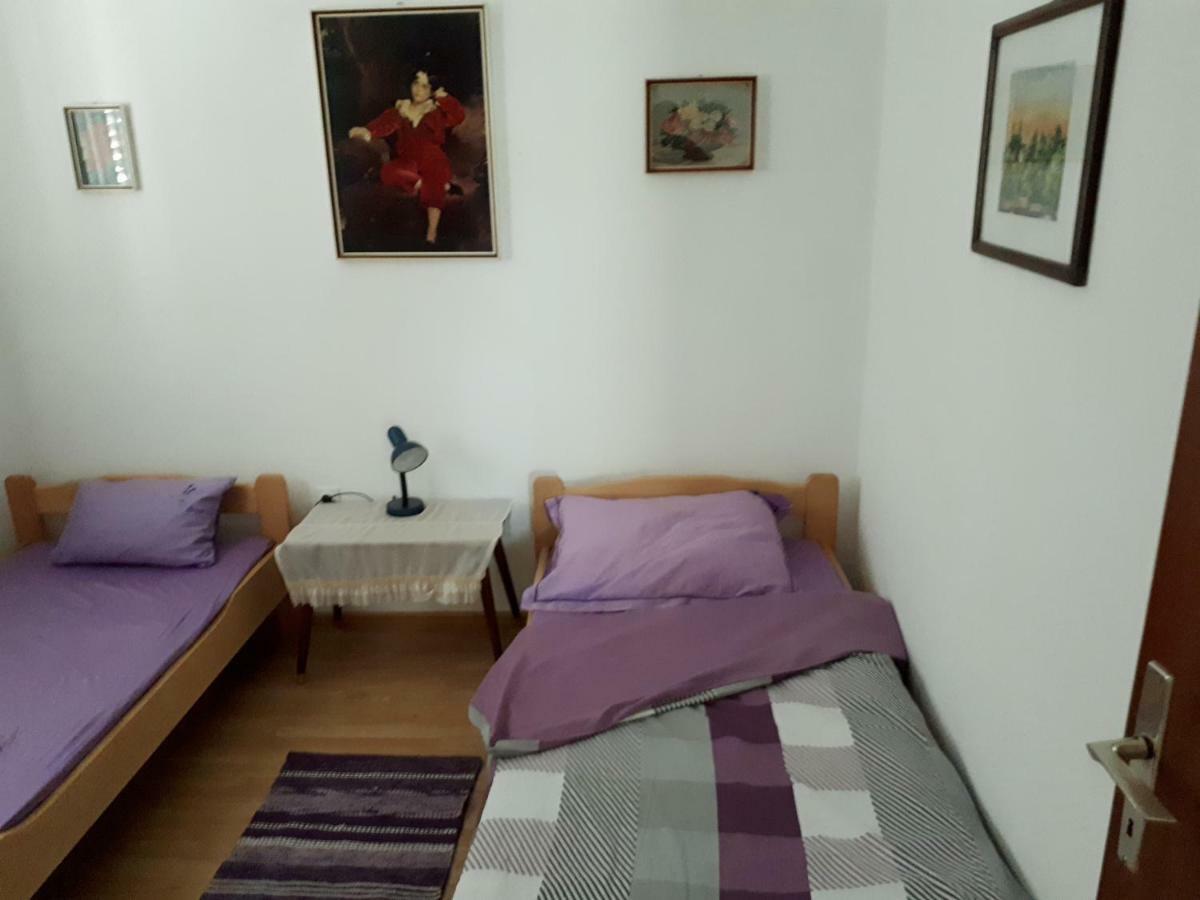 Apartman Fox Pirovac Exterior foto