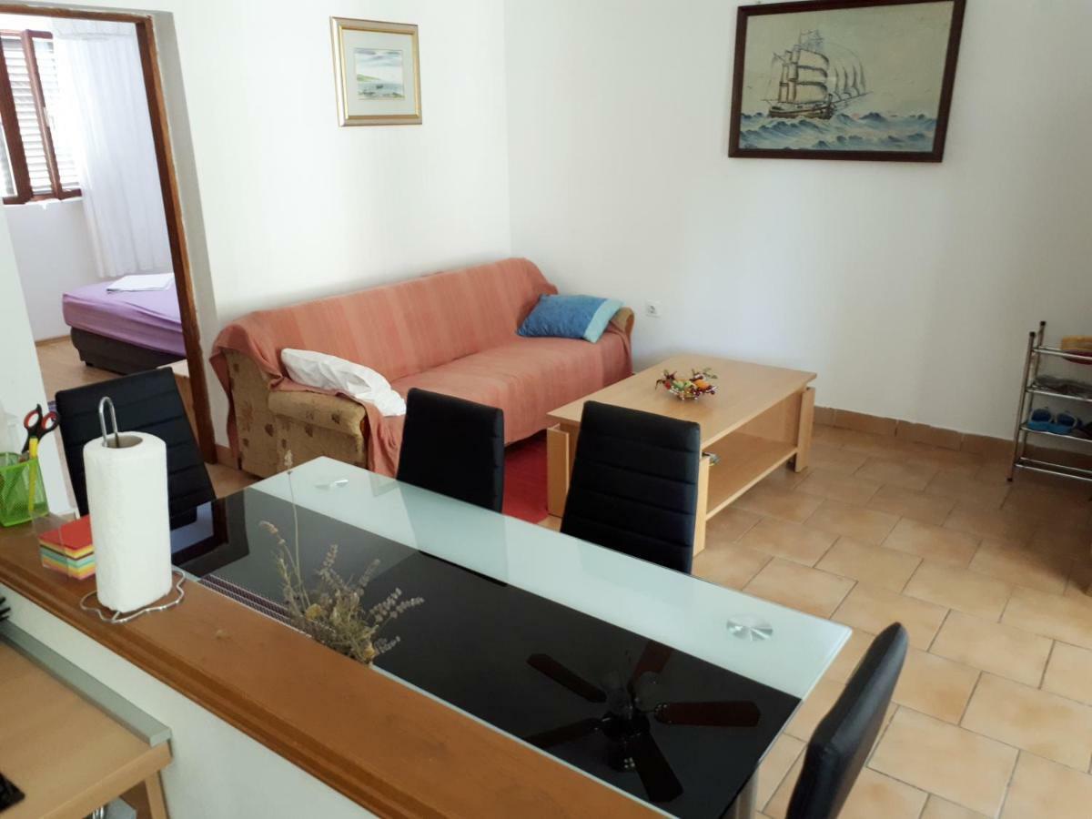 Apartman Fox Pirovac Exterior foto