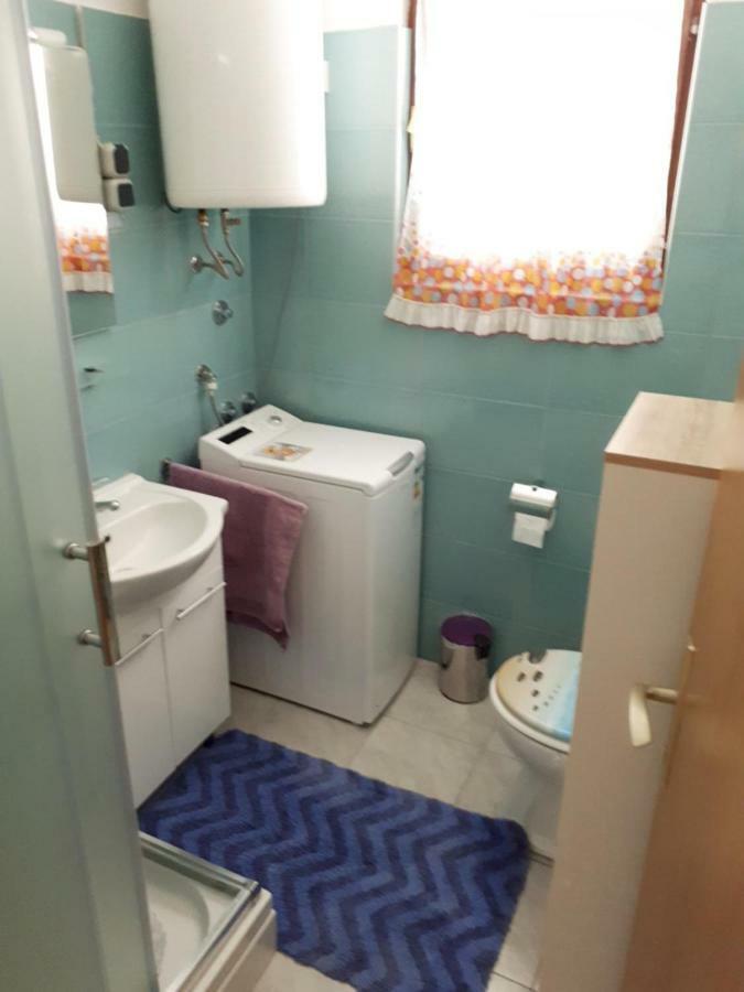 Apartman Fox Pirovac Exterior foto